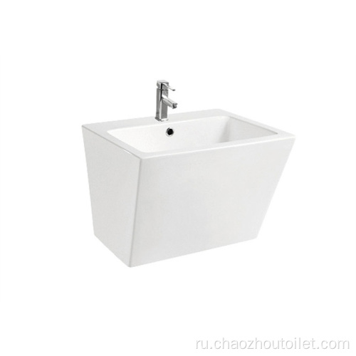 Маленькая ванная комната экономит пространство керамическая подвесная раковина